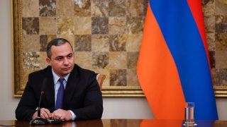 Վարչապետը Քննչական կոմիտեի աշխատակազմին է ներկայացրել ՔԿ նորանշանակ նախագահ Արթուր Պողոսյանին